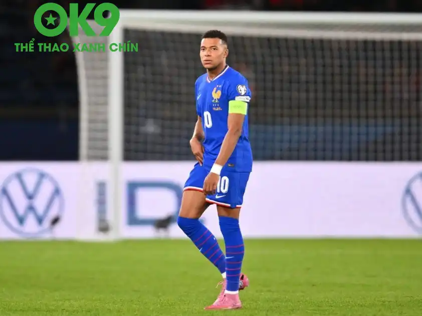 Mbappe bỏ ngỏ khả năng ra sân thi đấu sau khi phải rời sân vì chấn thương ở trận đấu với Azerbaijan (Ảnh: Goal) Mbappe bỏ ngỏ khả năng ra sân thi đấu sau khi phải rời sân vì chấn thương ở trận đấu với Azerbaijan (Ảnh: Goal)